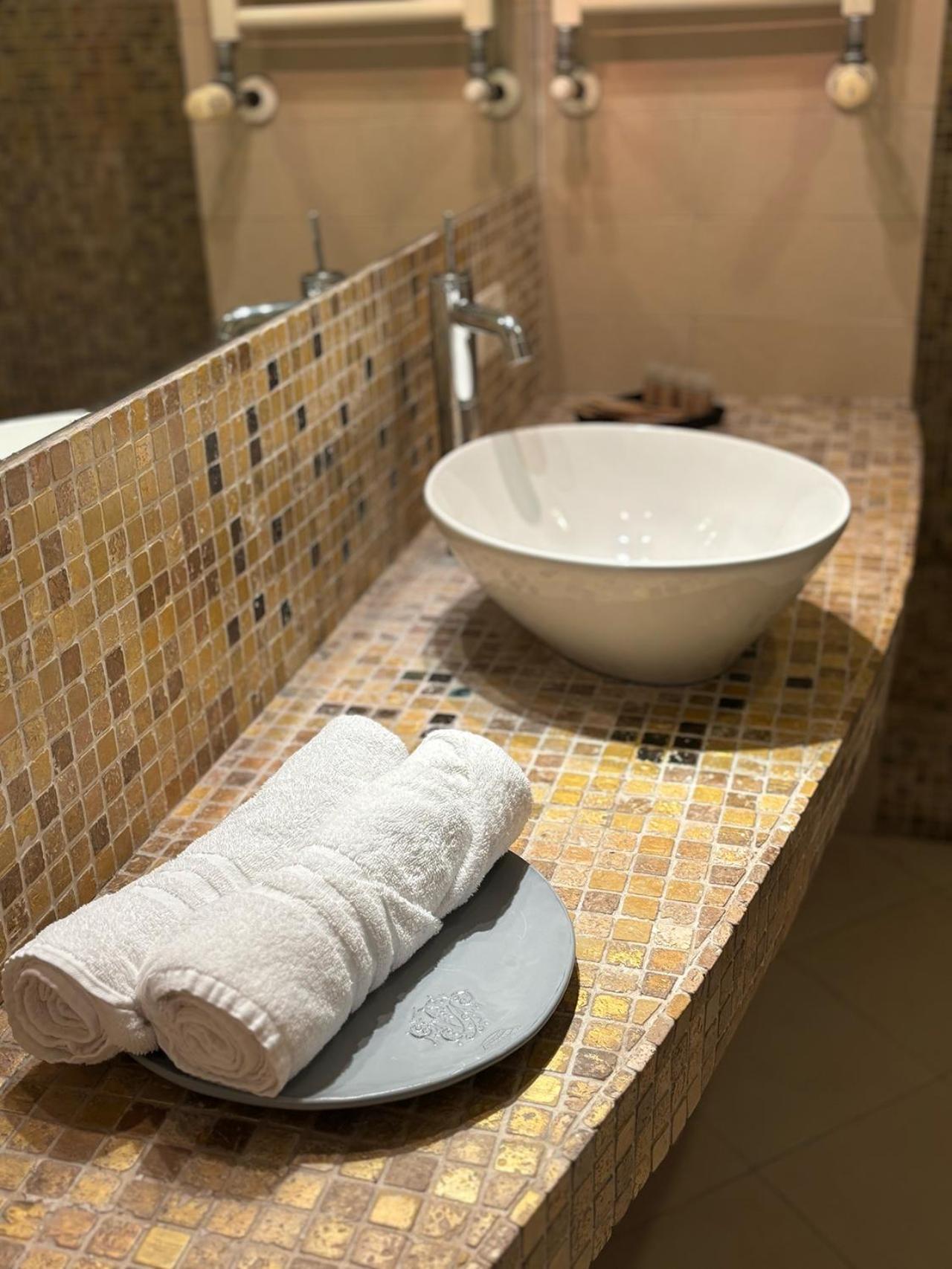 Central Station Suite Болонья Экстерьер фото